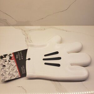 SET of 2 New Disney  Mickey Mouse Silicone Oven Mitt White black Embossed Mickey